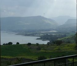 סטפני בביקור המנזרים