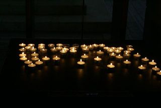 סטפני בביקור המנזרים