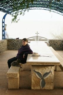 סטפני בביקור המנזרים